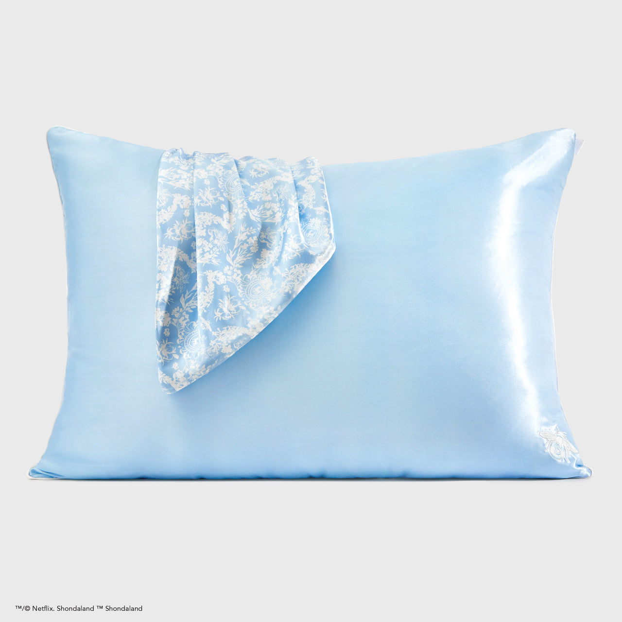 Bridgerton x Kitsch Satiini tyynyliina - Toile De Blue