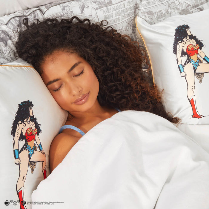 Wonder Woman x kitsch King Satiini tyynyliina - Usko ihmeeseen (Believe in Wonder)